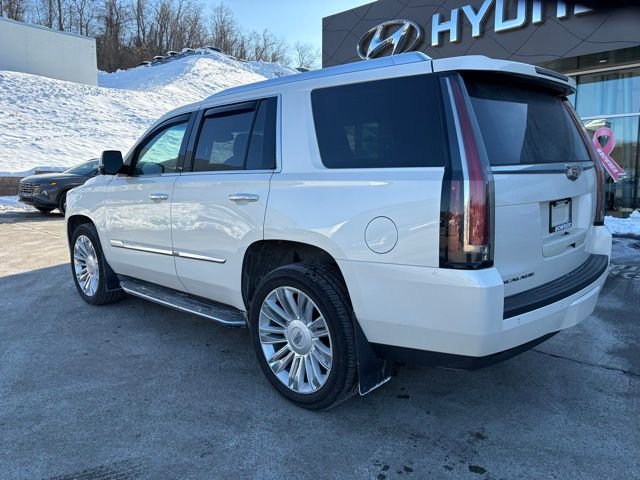 Used 2015 Cadillac Escalade Luxury image 3