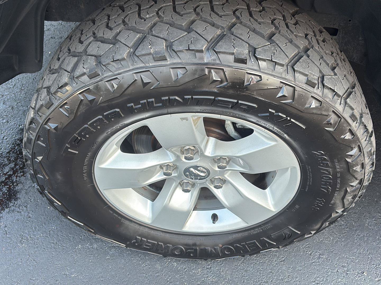Used 2021 RAM 1500 Classic SLT AWD/4WD image 10