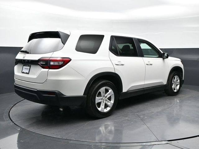 Used 2023 Honda Pilot LX image 5