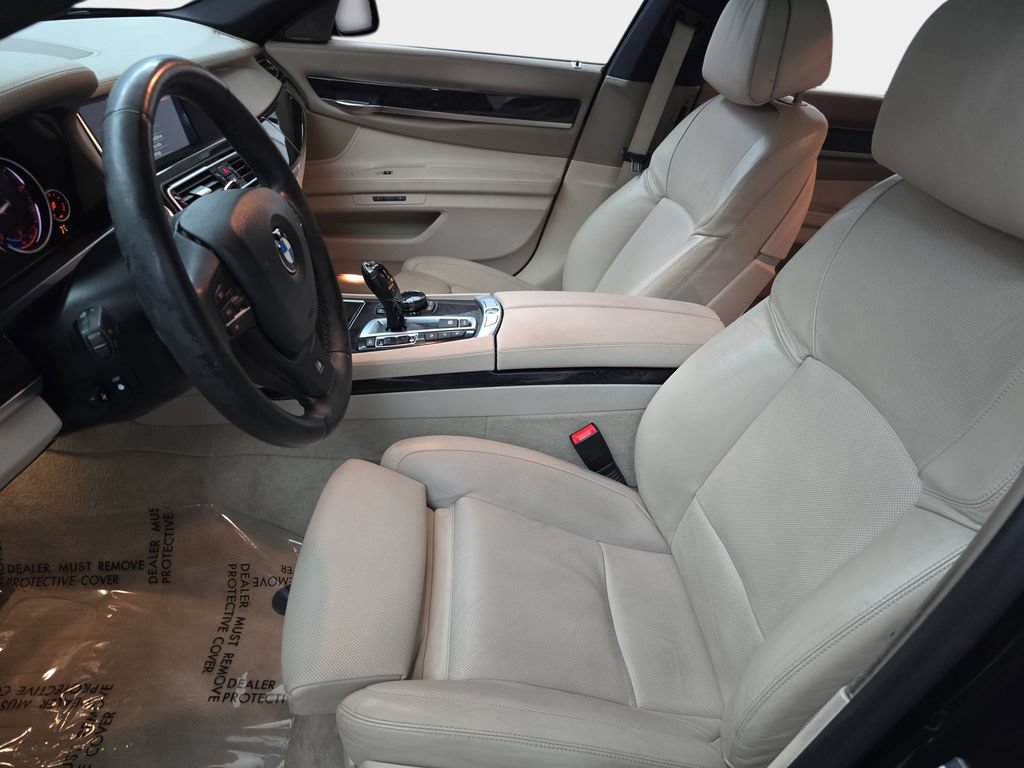Used 2014 BMW 750Li xDrive AWD/4WD image 18