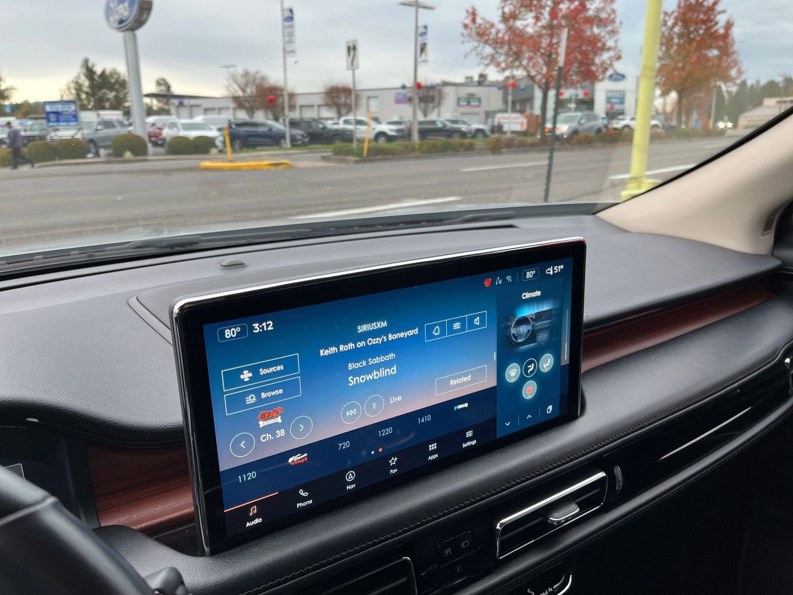 Used 2023 Lincoln Nautilus Reserve w/ Equipment Group 201A image 18