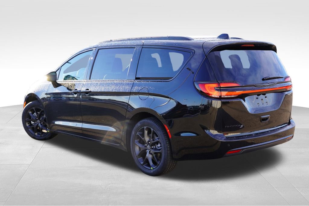 New 2026 Chrysler Pacifica Select w/ S Appearance Package image 5