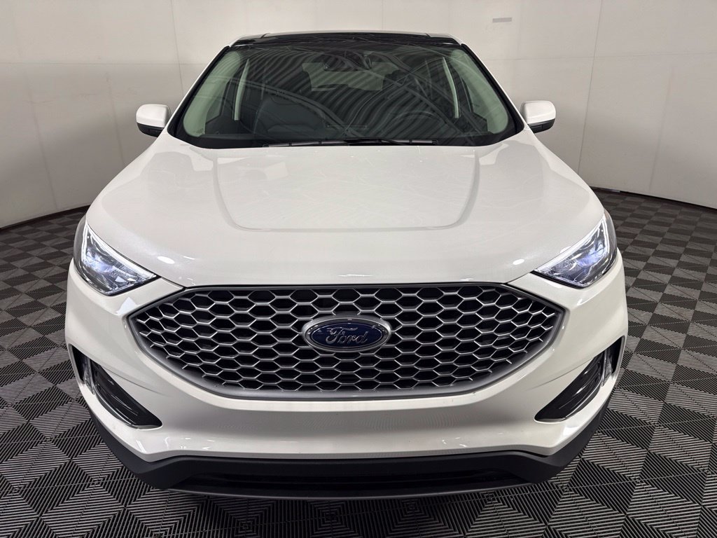 Used 2024 Ford Edge SEL w/ Convenience Package AWD/4WD image 3