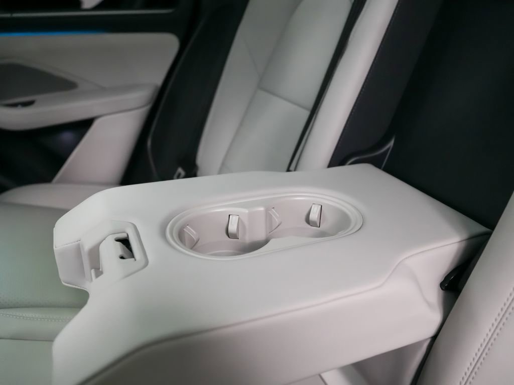 New 2026 Porsche Macan 4 Electric image 19