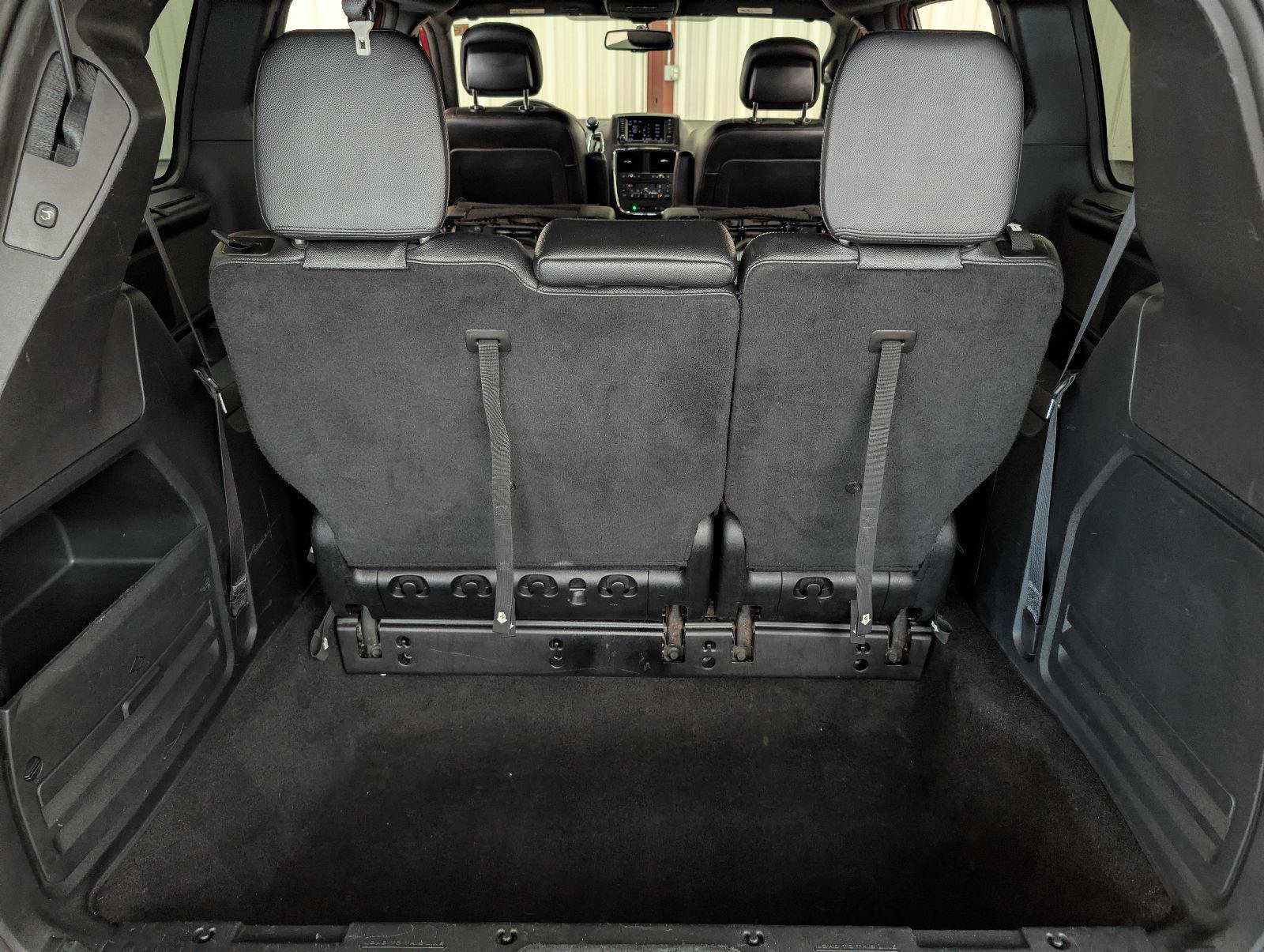 Used 2016 Dodge Grand Caravan SXT FWD image 41