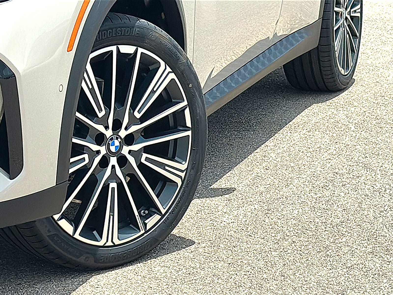 New 2026 BMW X2 xDrive28i w/ Technology Package AWD/4WD image 3