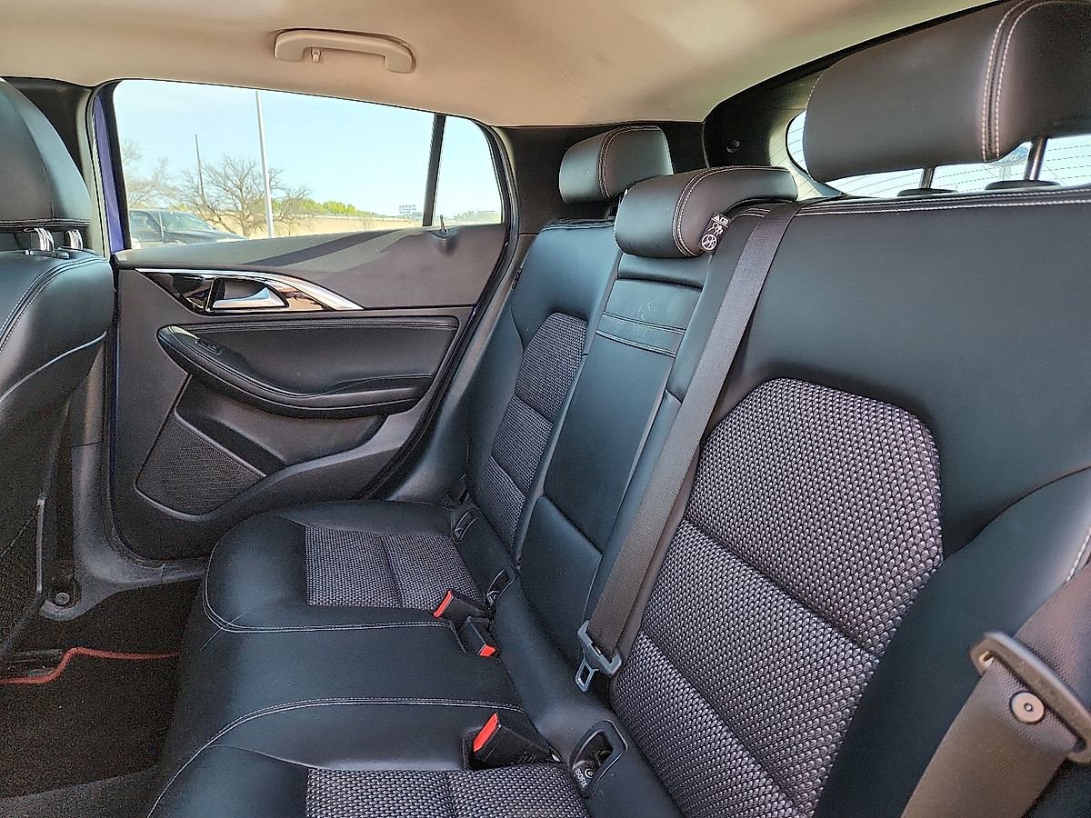 Used 2019 INFINITI QX30 image 5