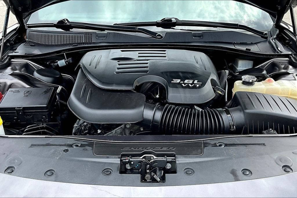 Used 2021 Dodge Charger SXT RWD image 9