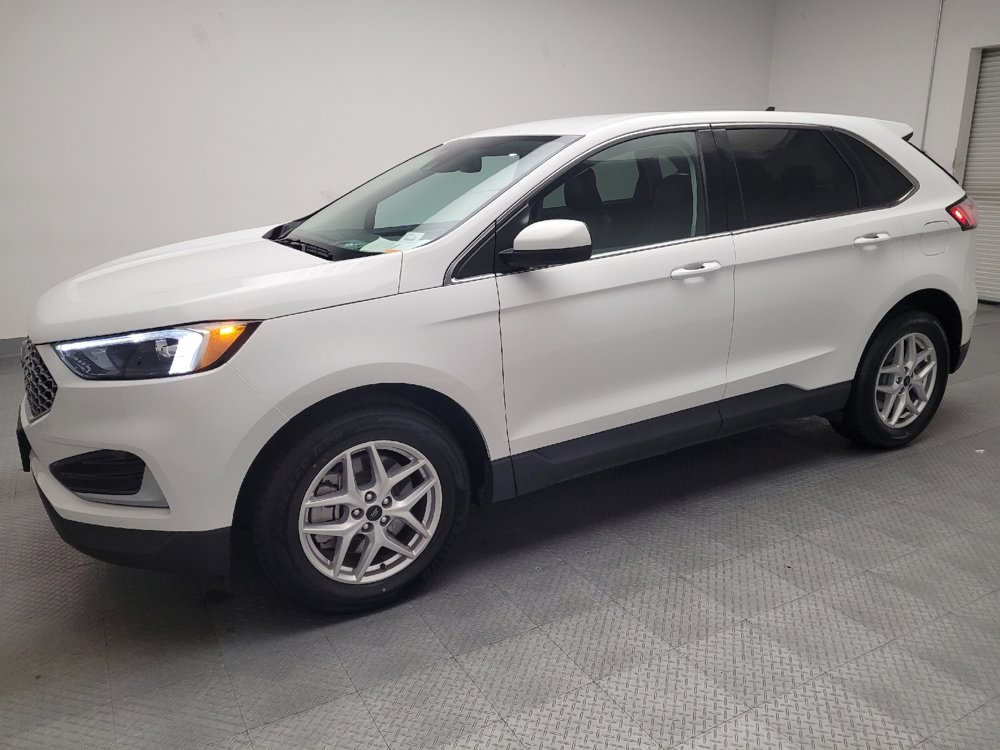 Used 2024 Ford Edge SEL image 2