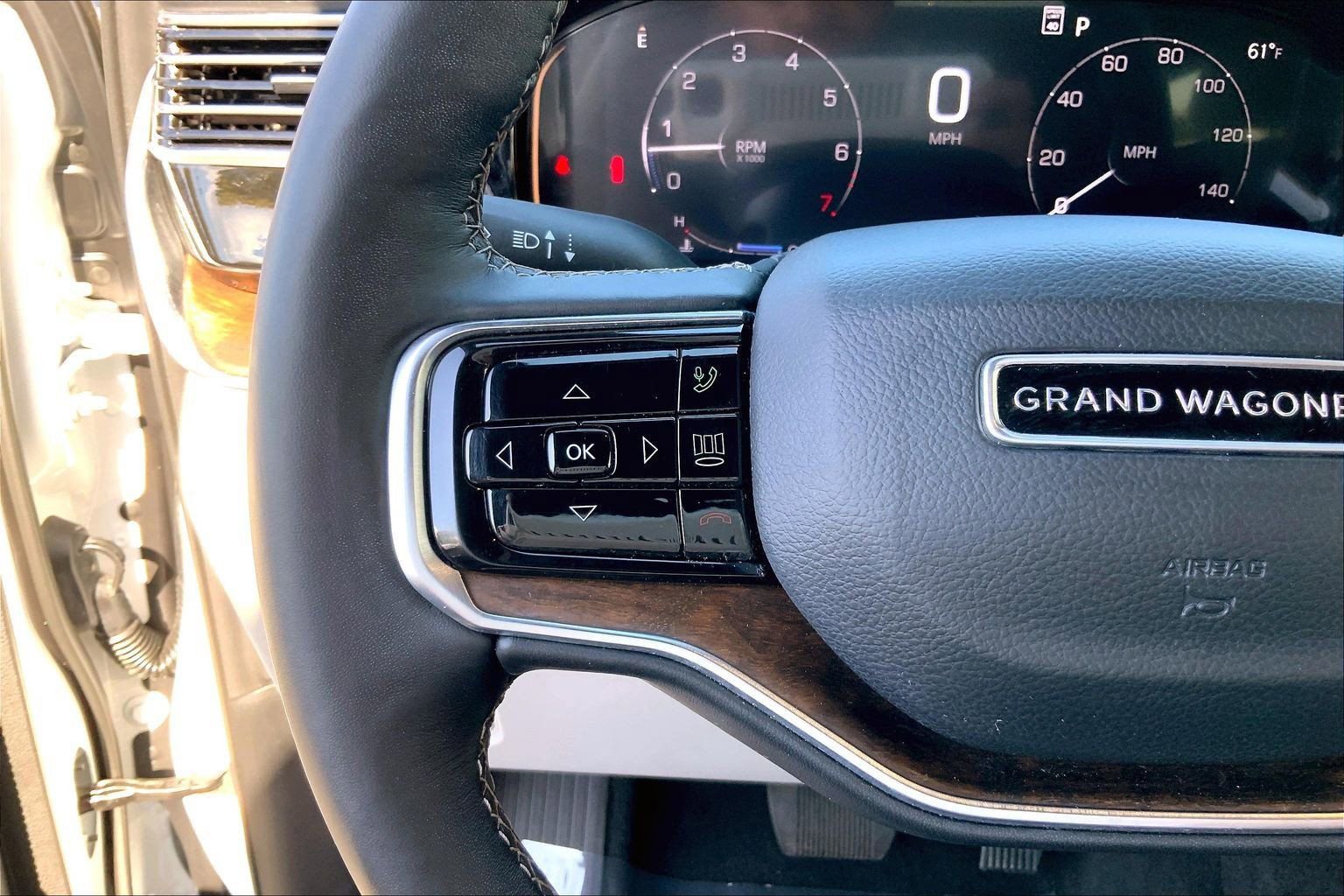 Certified 2025 Jeep Grand Wagoneer 4WD image 22