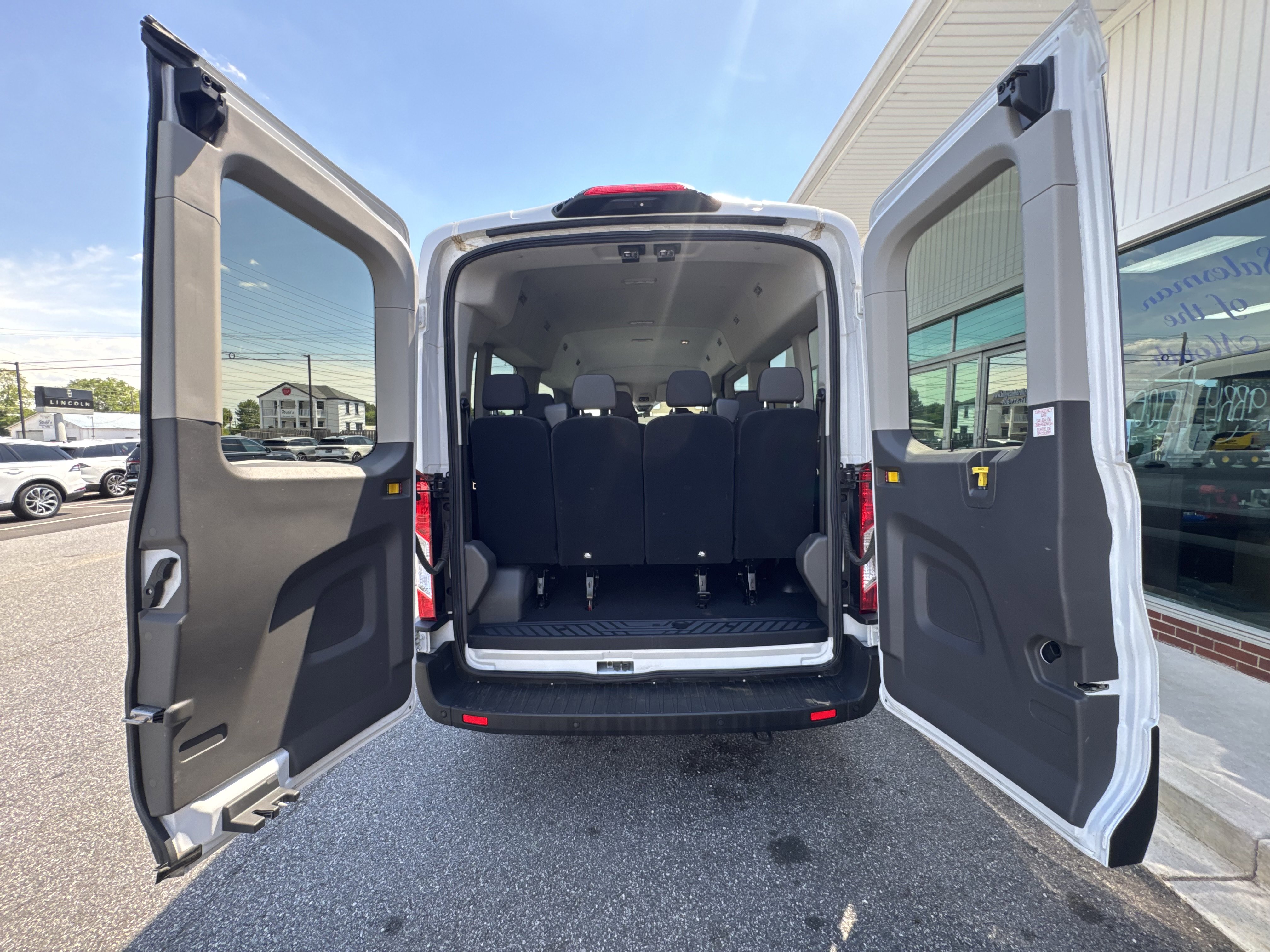 Used 2024 Ford Transit 350 XLT RWD image 9