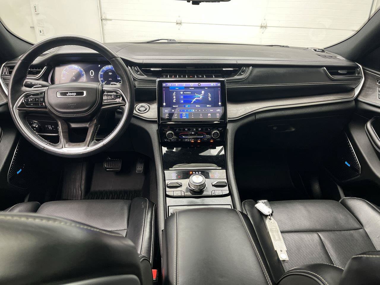 Used 2021 Jeep Grand Cherokee L Overland w/ Luxury Tech Group IV AWD/4WD image 4