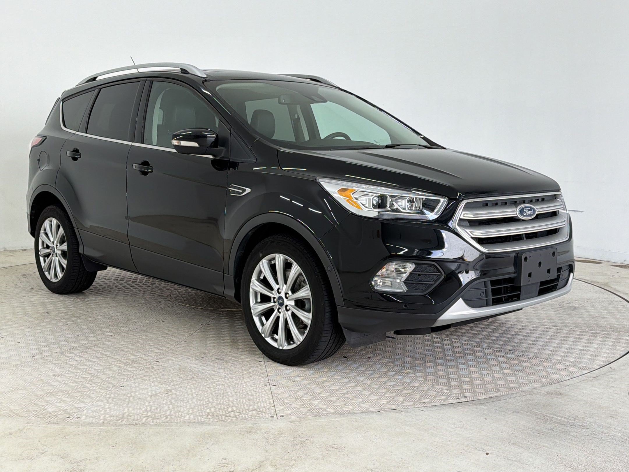 Used 2018 Ford Escape Titanium w/ Ford Safe & Smart Package FWD image 7