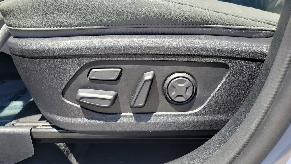 Used 2024 Kia Sorento SX Prestige w/ Sage Leather Package AWD/4WD image 17