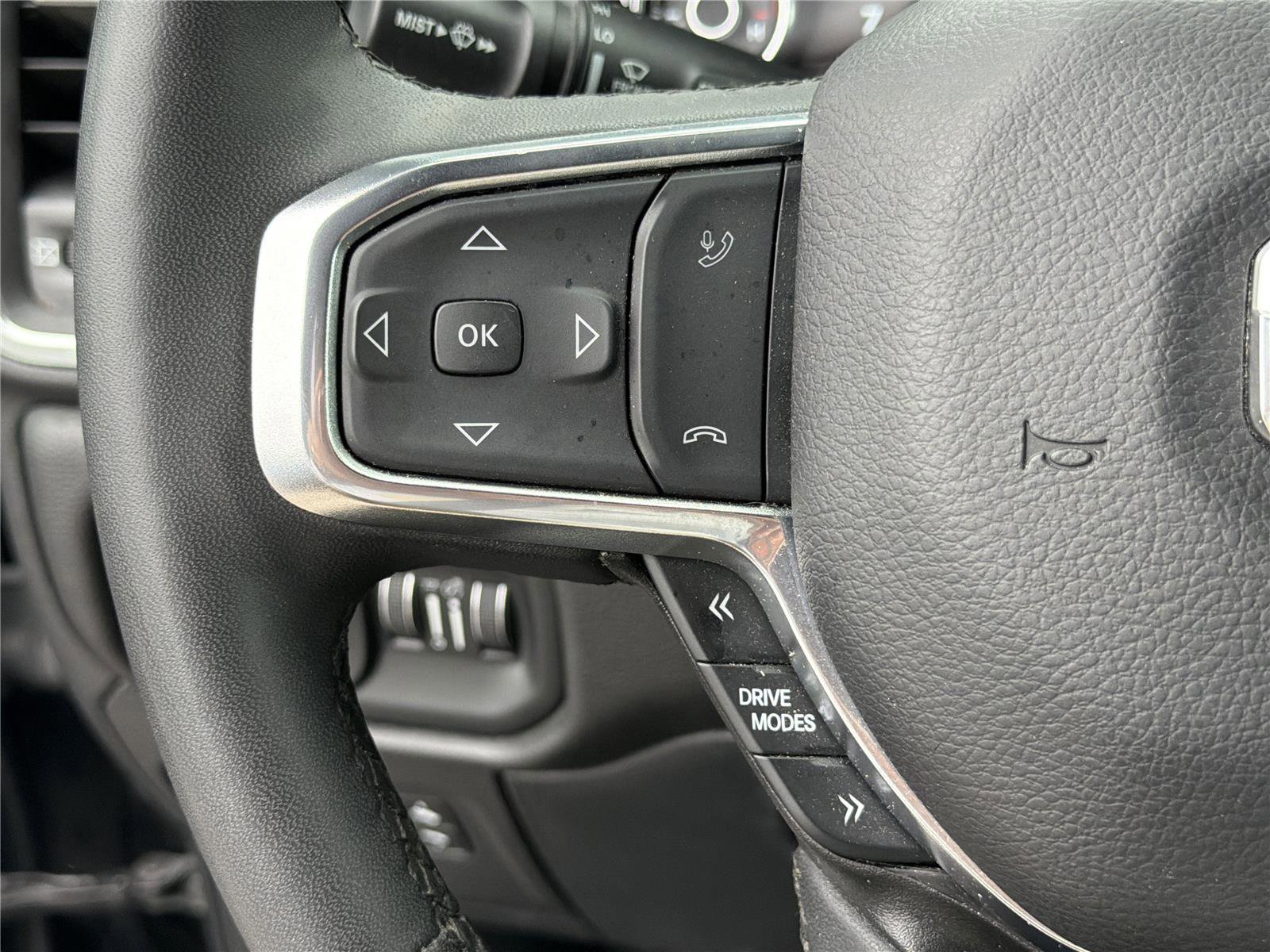 Used 2025 RAM 1500 Laramie AWD/4WD image 25