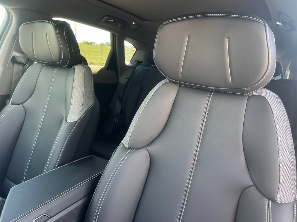New 2027 Cadillac Optiq Sport w/ LPO, Floor Liner Package AWD/4WD image 10