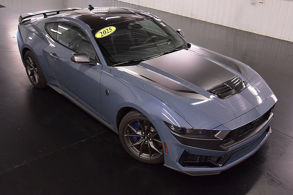 Used 2025 Ford Mustang Dark Horse RWD image 9