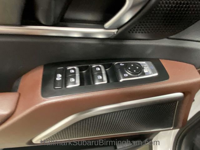 Used 2024 Kia Telluride EX w/ EX Captain's Chair Package image 15