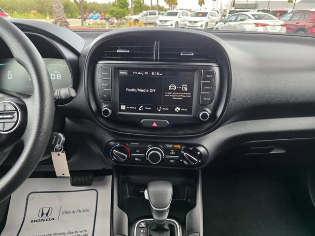Used 2025 Kia Soul LX w/ LX Technology Package FWD image 21