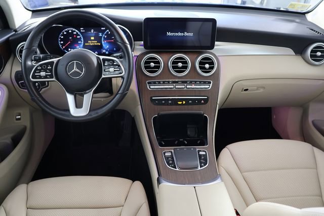 Used 2022 Mercedes-Benz GLC 300 4MATIC w/ Premium Package Lite image 2