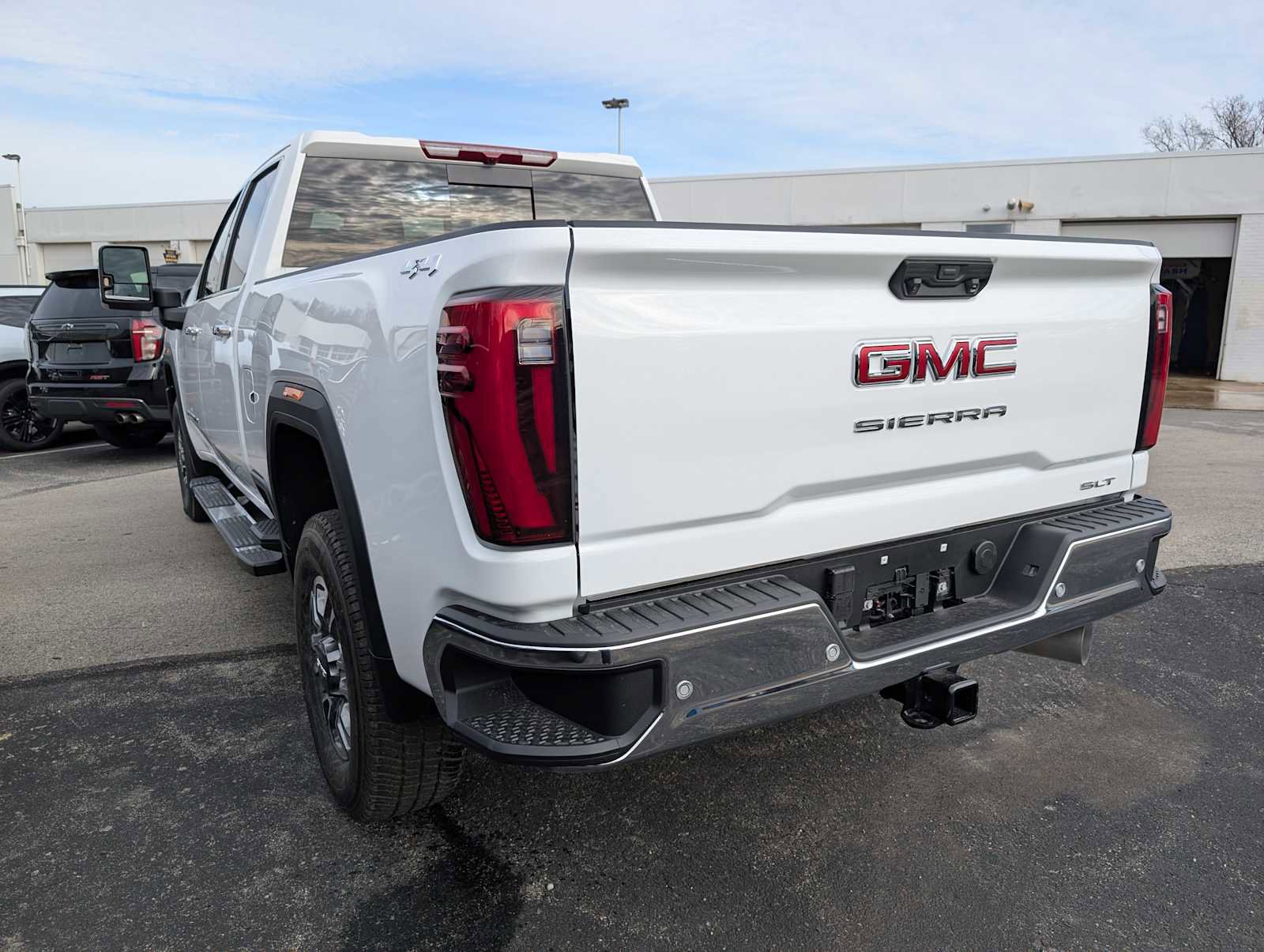 New 2026 GMC Sierra 3500 SLT w/ SLT Premium Package image 9