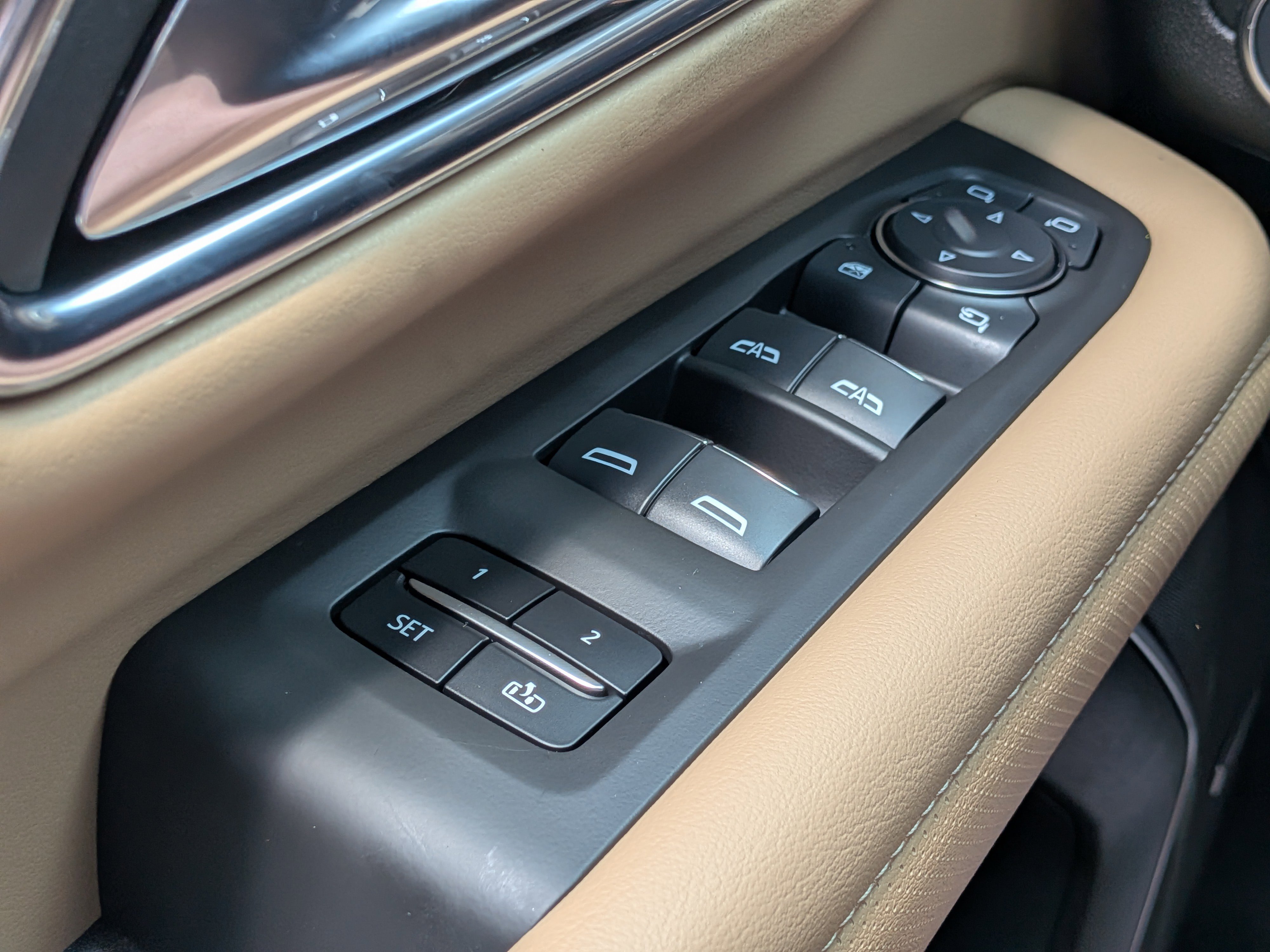 Used 2024 Chevrolet Tahoe Premier w/ Advanced Technology Package RWD image 24