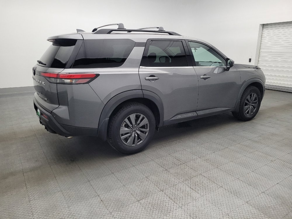 Used 2022 Nissan Pathfinder SV w/ SV Premium Package image 10