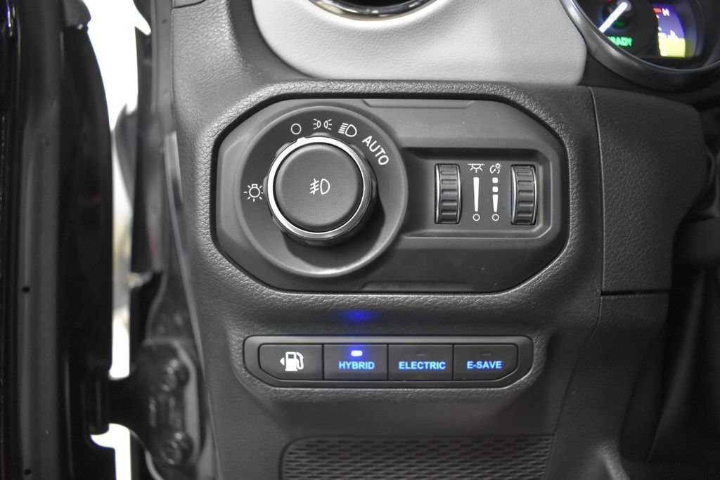 Used 2022 Jeep Wrangler Unlimited Sahara AWD/4WD image 19