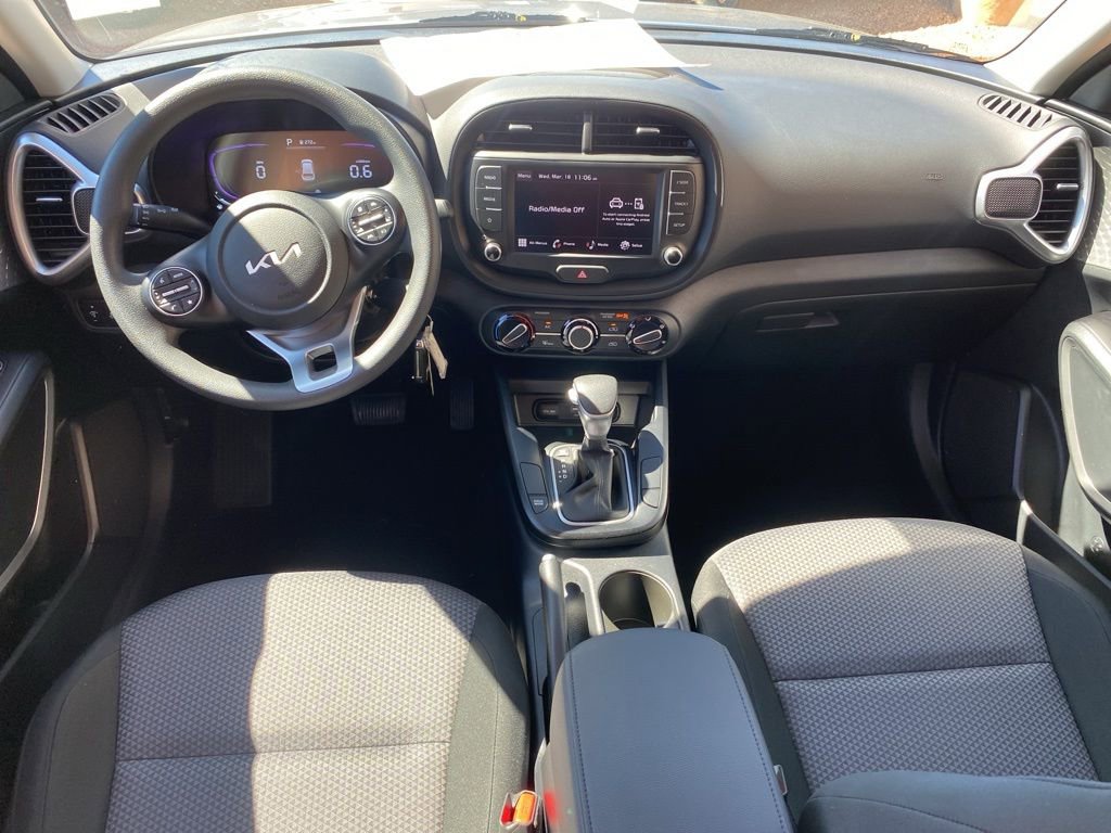 Certified 2025 Kia Soul LX image 15