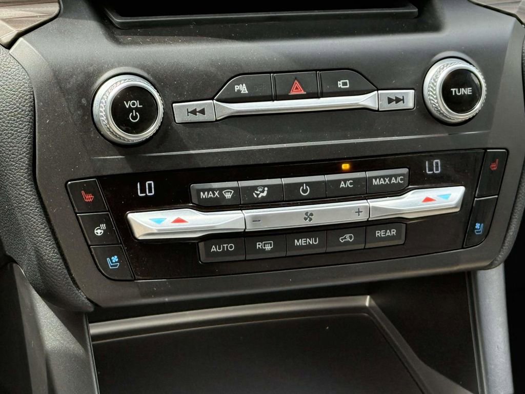 Used 2020 Ford Explorer Limited w/ Class III Trailer Tow Package AWD/4WD image 18