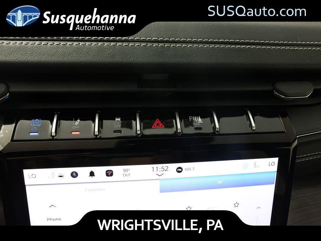 Used 2023 Jeep Grand Cherokee Overland w/ Advanced Protech Group III image 12