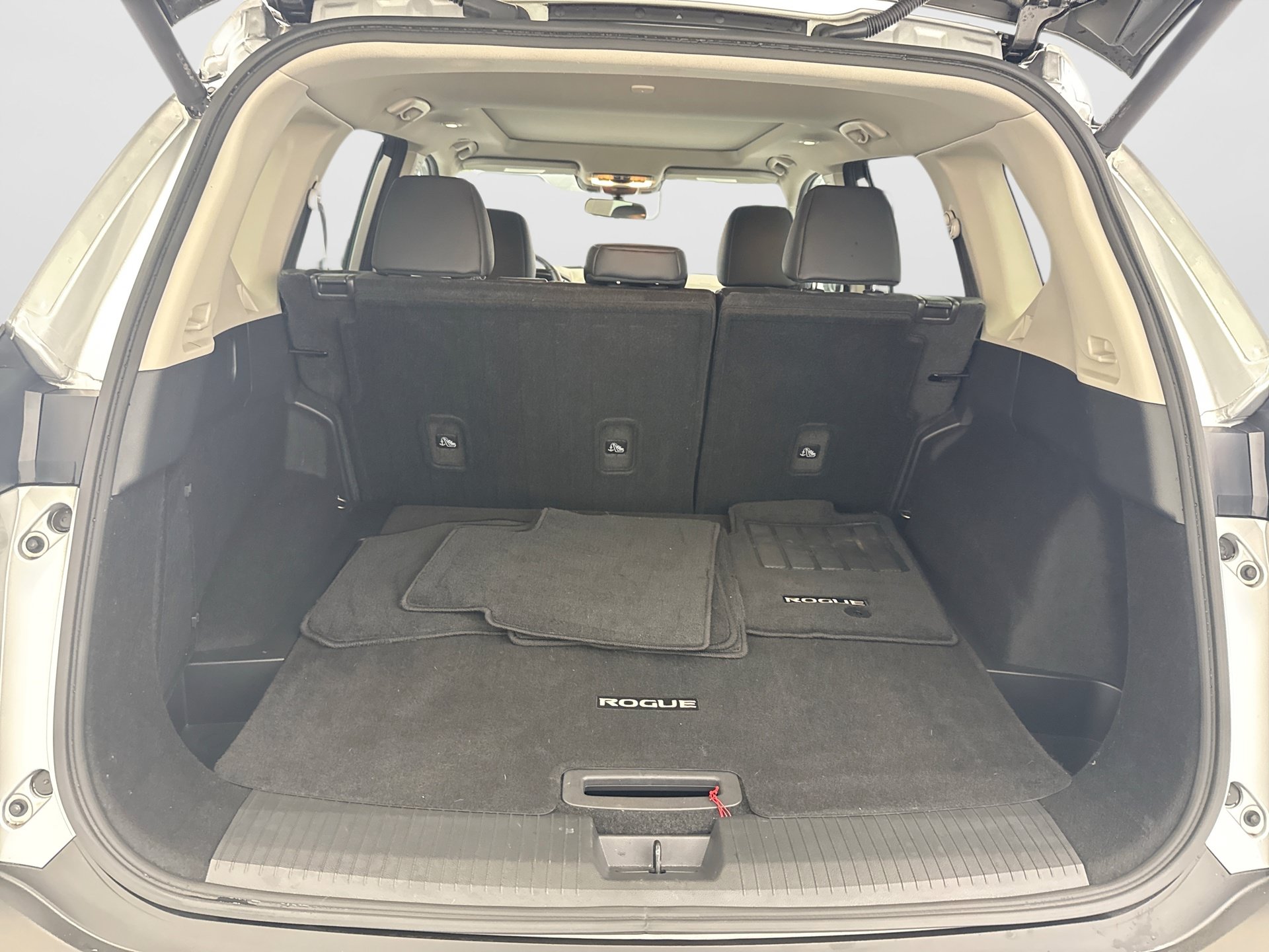 Used 2023 Nissan Rogue SV w/ SV Premium B Package AWD/4WD image 19