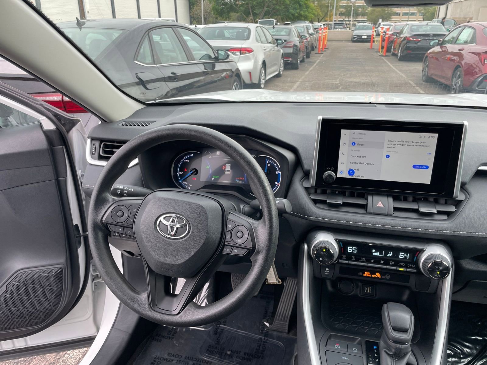 Used 2025 Toyota RAV4 LE image 33