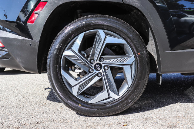 Used 2024 Hyundai Tucson Limited AWD/4WD image 11