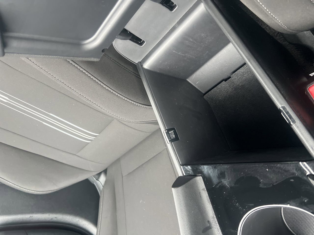 Used 2024 Hyundai Elantra SEL w/ Convenience Package image 32