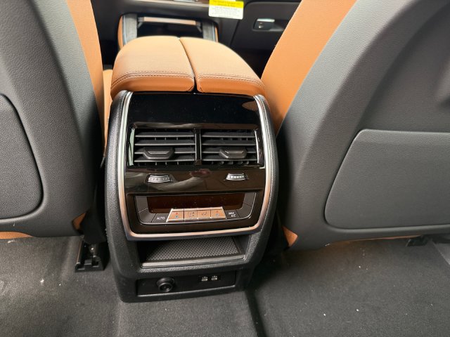 New 2026 BMW X5 xDrive40i w/ Premium Package AWD/4WD image 23