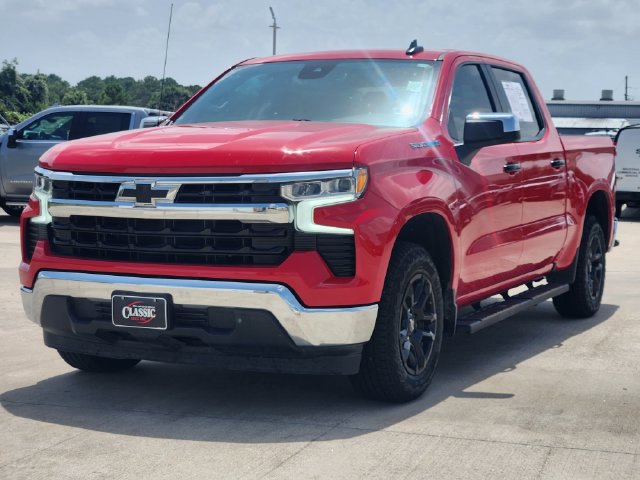 Used 2022 Chevrolet Silverado 1500 LT w/ Protection Package RWD image 3