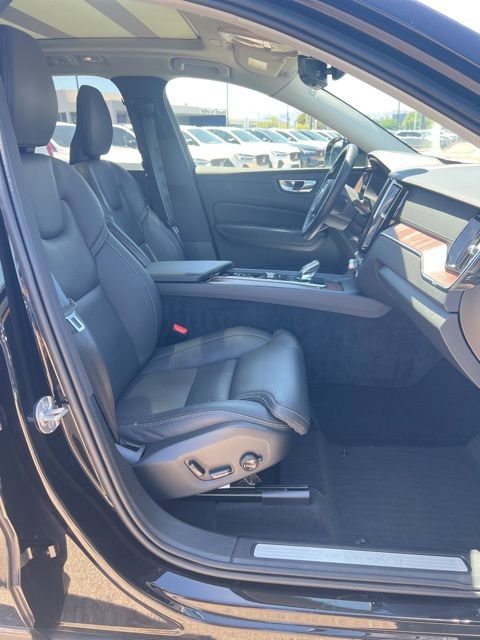 Used 2023 Volvo XC60 B5 Ultimate w/ Climate Package AWD/4WD image 33