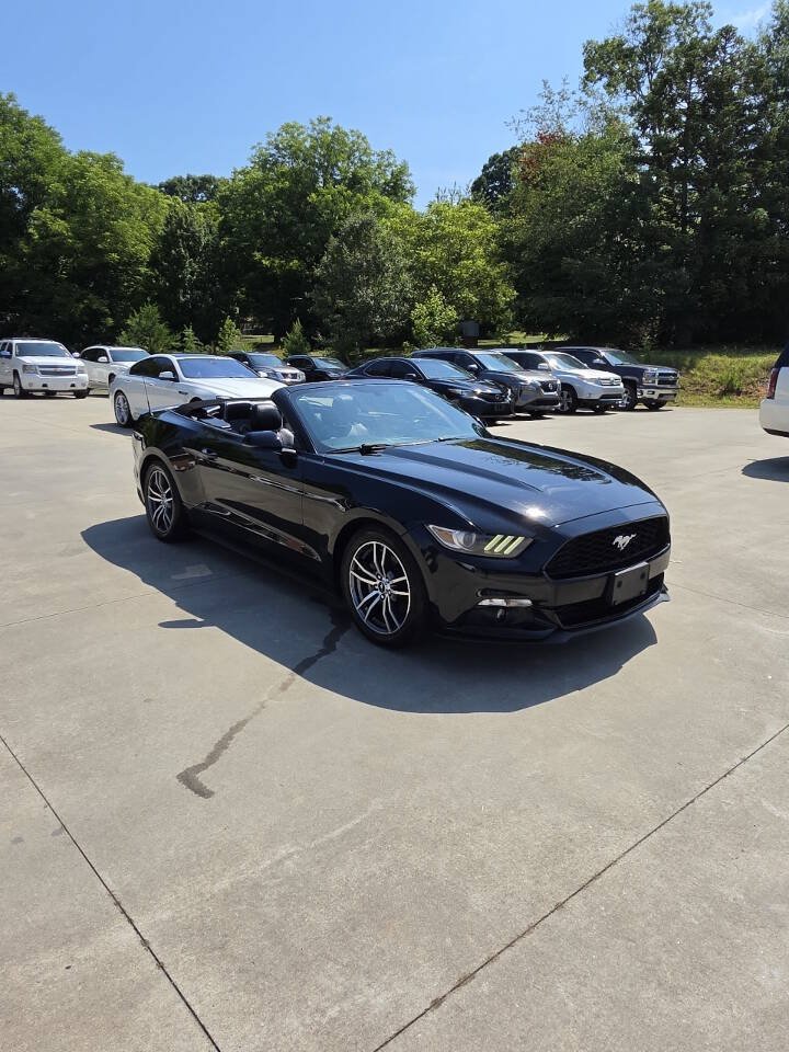 Used 2017 Ford Mustang Premium RWD image 7