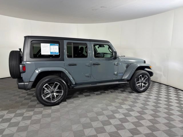 Used 2024 Jeep Wrangler Unlimited w/ Convenience Group AWD/4WD image 7
