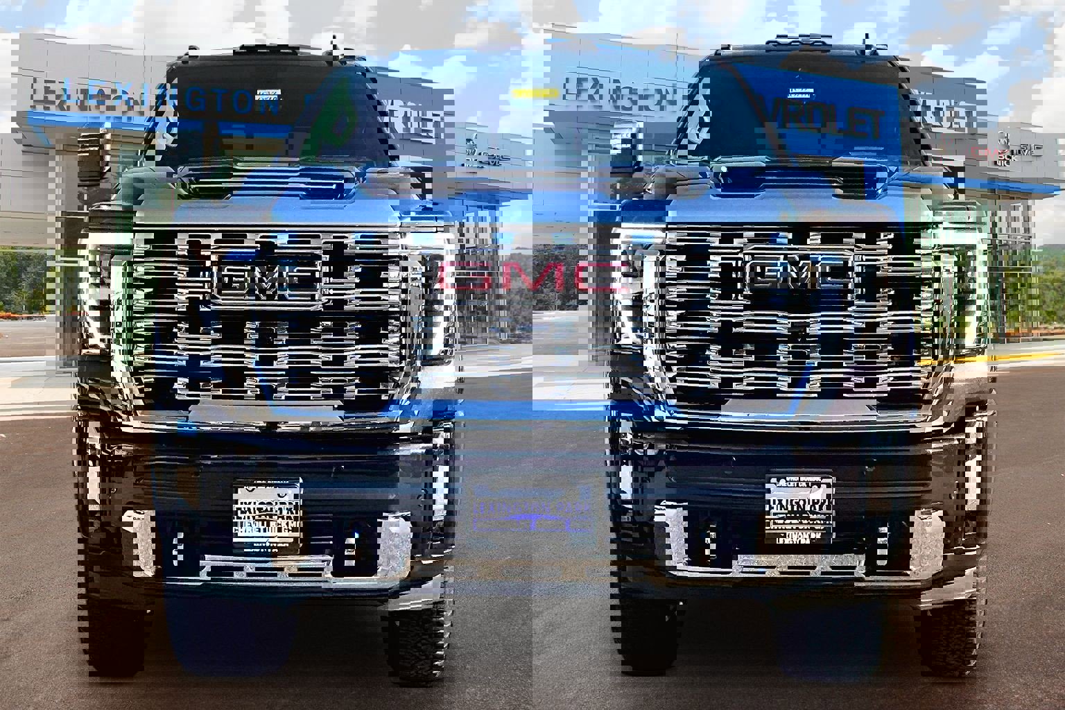 Used 2024 GMC Sierra 2500 Denali w/ Denali Reserve Package image 3