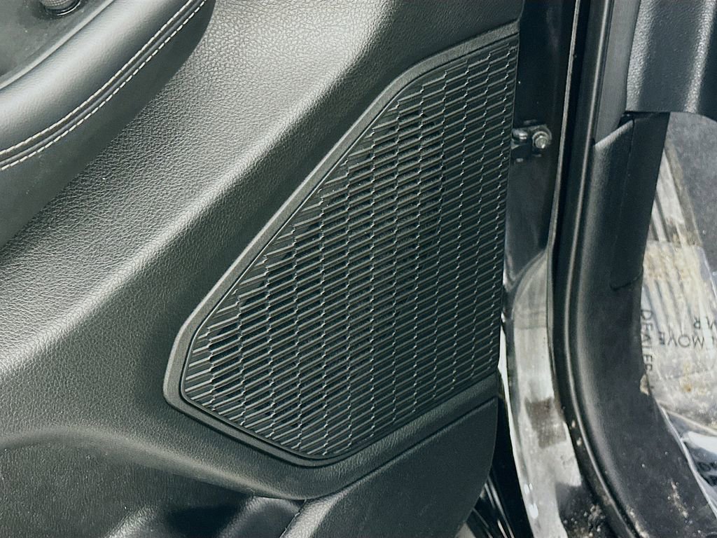 Certified 2024 Jeep Grand Cherokee L Altitude image 29