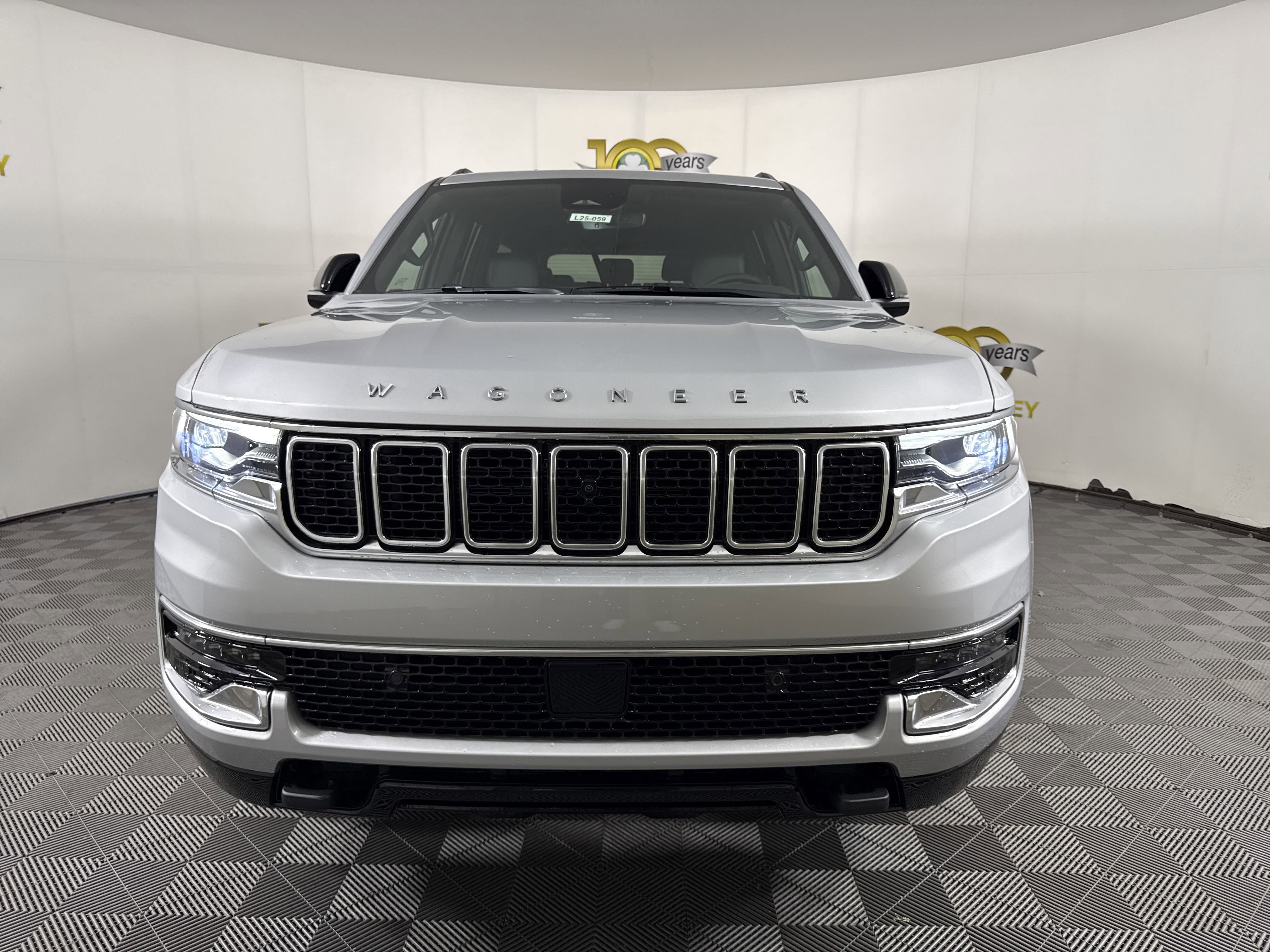New 2025 Jeep Wagoneer 4WD w/ Convenience Group I image 3