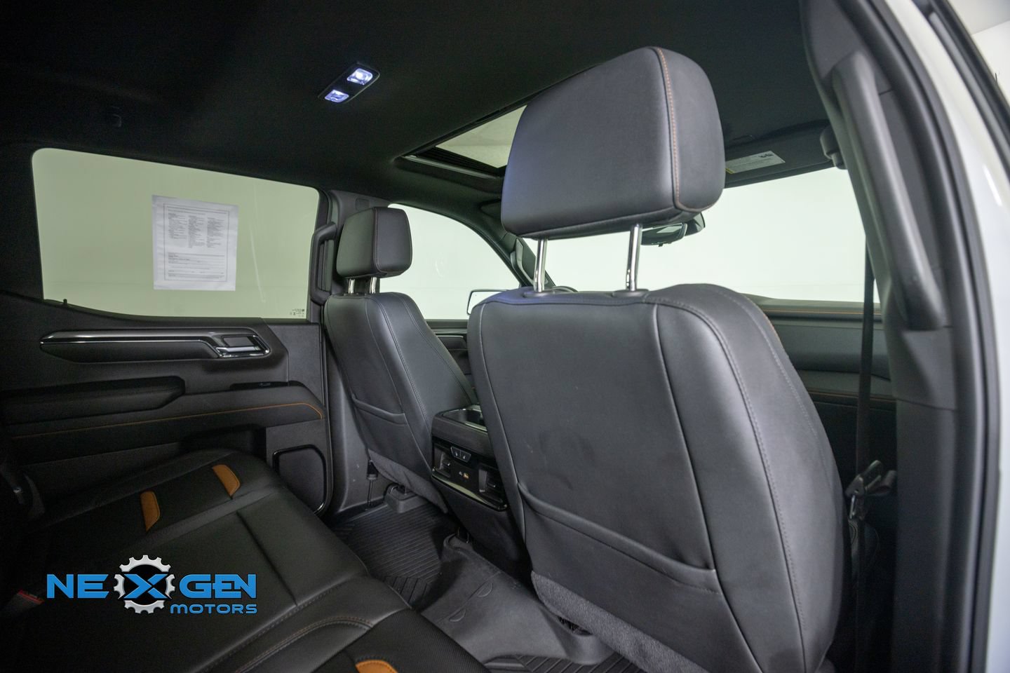 Used 2024 GMC Sierra 1500 AT4 w/ Technology Package AWD/4WD image 40