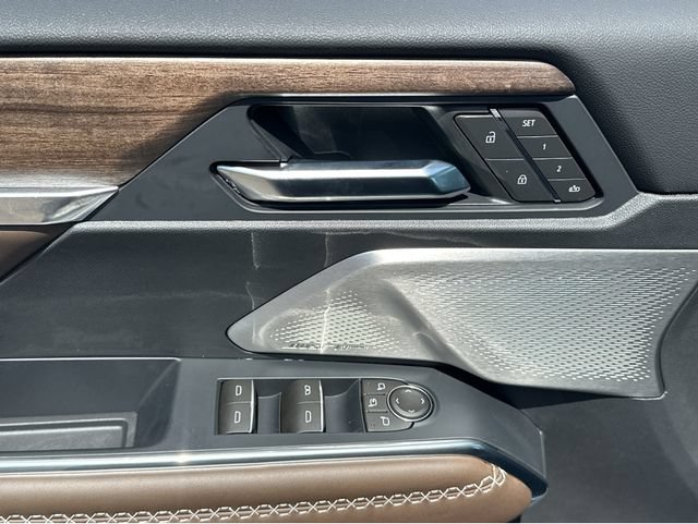 New 2026 GMC Acadia Denali Ultimate w/ LPO, Floor Liner Package FWD image 34