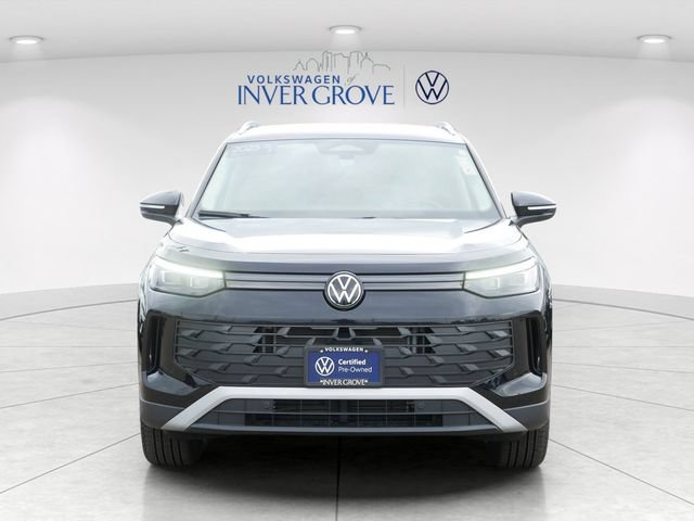 Certified 2025 Volkswagen Tiguan SE AWD/4WD image 2