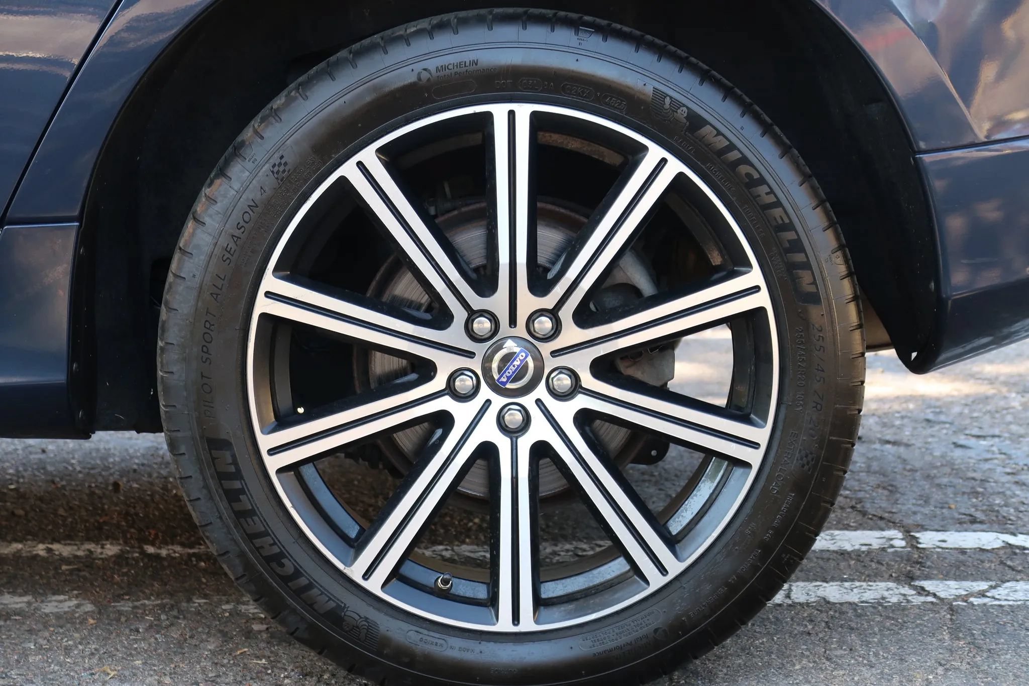 Used 2015 Volvo XC60 T5 w/ Protection Package AWD/4WD image 7