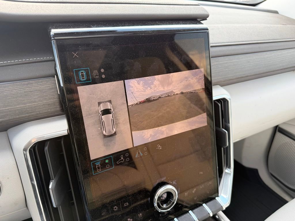 Used 2025 GMC Acadia Denali w/ Super Cruise Package image 8