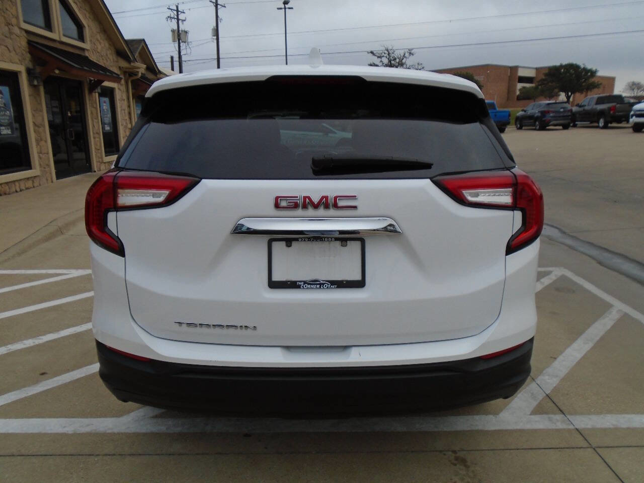 Used 2024 GMC Terrain SLE FWD image 6
