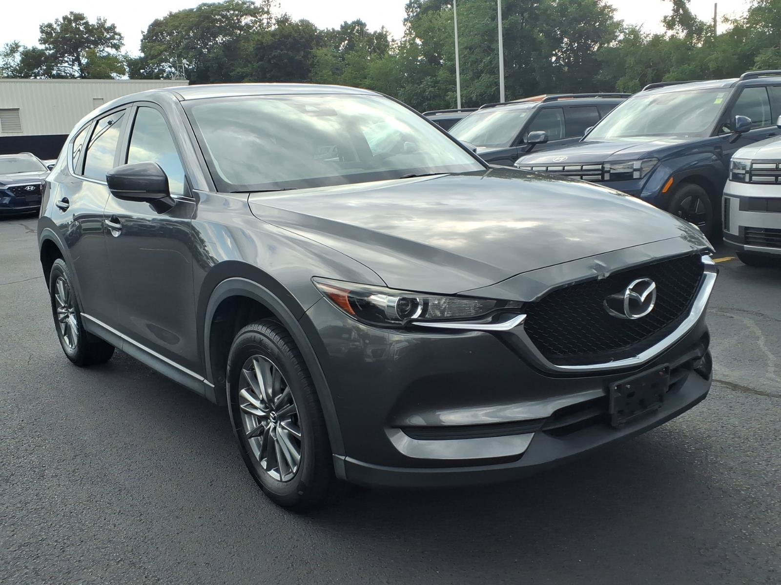Used 2017 MAZDA CX-5 Touring w/ Preferred Equipment Package AWD/4WD image 3